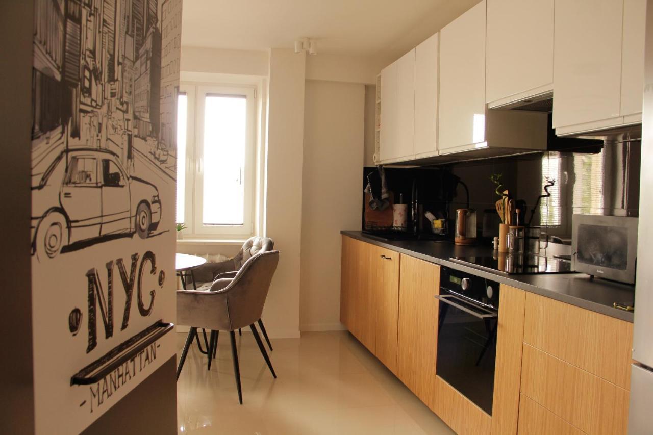 Luxurious, Spacious, Modern Gem. Great Location ! * Warschau