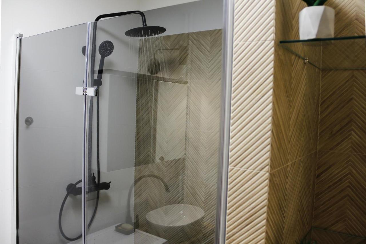 Appartement Luxurious, Spacious, Modern Gem. Great Location !