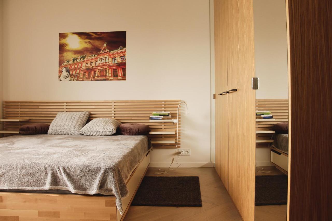 Appartement Luxurious, Spacious, Modern Gem. Great Location ! *